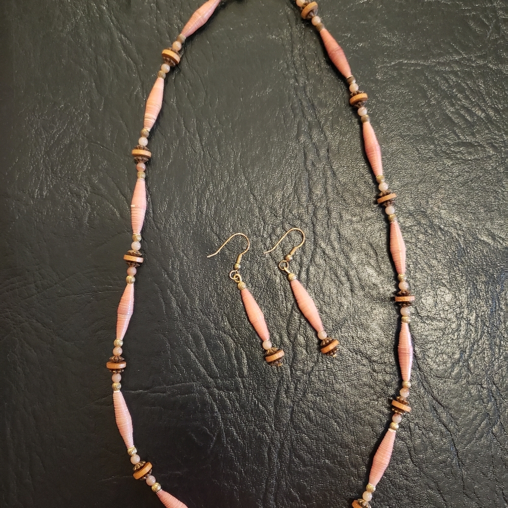 Womens beaded necklace